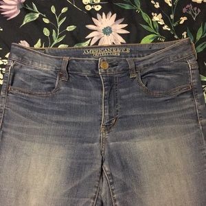 AMERICAN EAGLE SKINNY JEANS